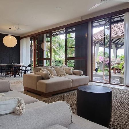 Mumbul Villas ヌサドゥア エクステリア 写真