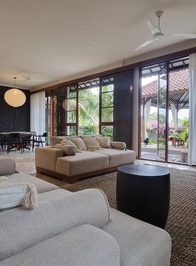 Mumbul Villas ヌサドゥア エクステリア 写真
